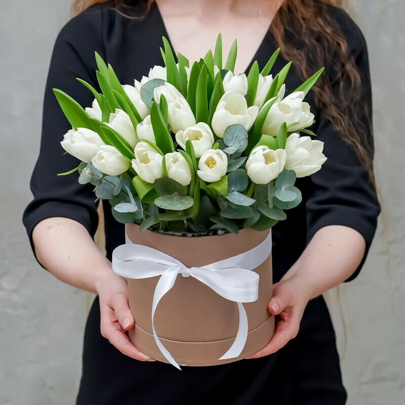 Korobka s 25 belimi tyul_panami i evkaliptom, standart