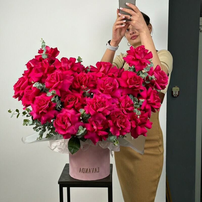 Шляпная коробка с французскими розами [Пинк Флоид] [Премиум], премиум