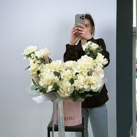 Шляпная коробка с французскими розами Белая [Премиум]