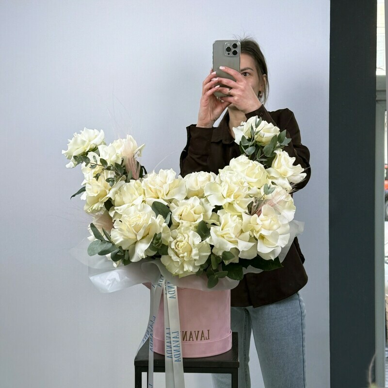 Шляпная коробка с французскими розами Белая [Премиум], премиум