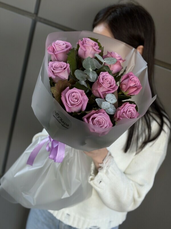 Затаив дыхание, 9 роз