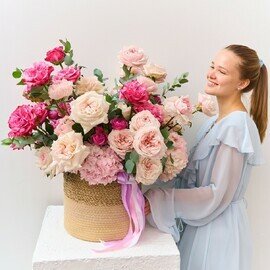 Корзина Пионовидных Роз