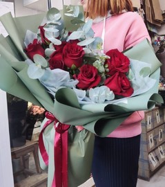 букет из 9 красных роз