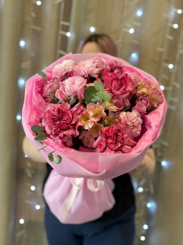 Авторский букет «Малиновый смузи» , стандартный