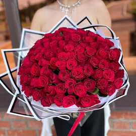 Букет красной Кении «Воздушный поцелуй»