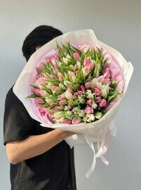 101 нежный тюльпан монобукет розовых и белых тюльпанов