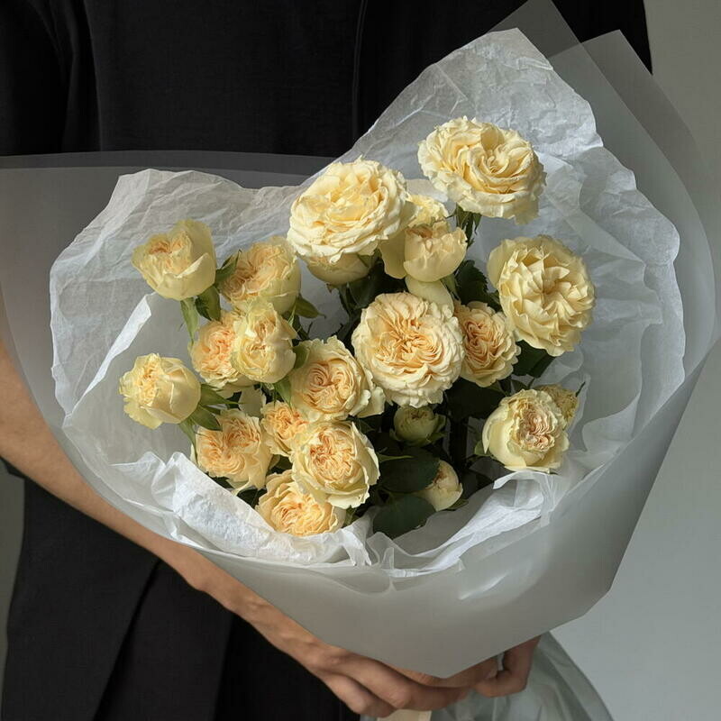 Monobuket kustovih azhurnih roz Summer Rose, monobuket iz 5 kustovih roz summer rose