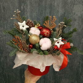 Новогодняя композиция Красное золото