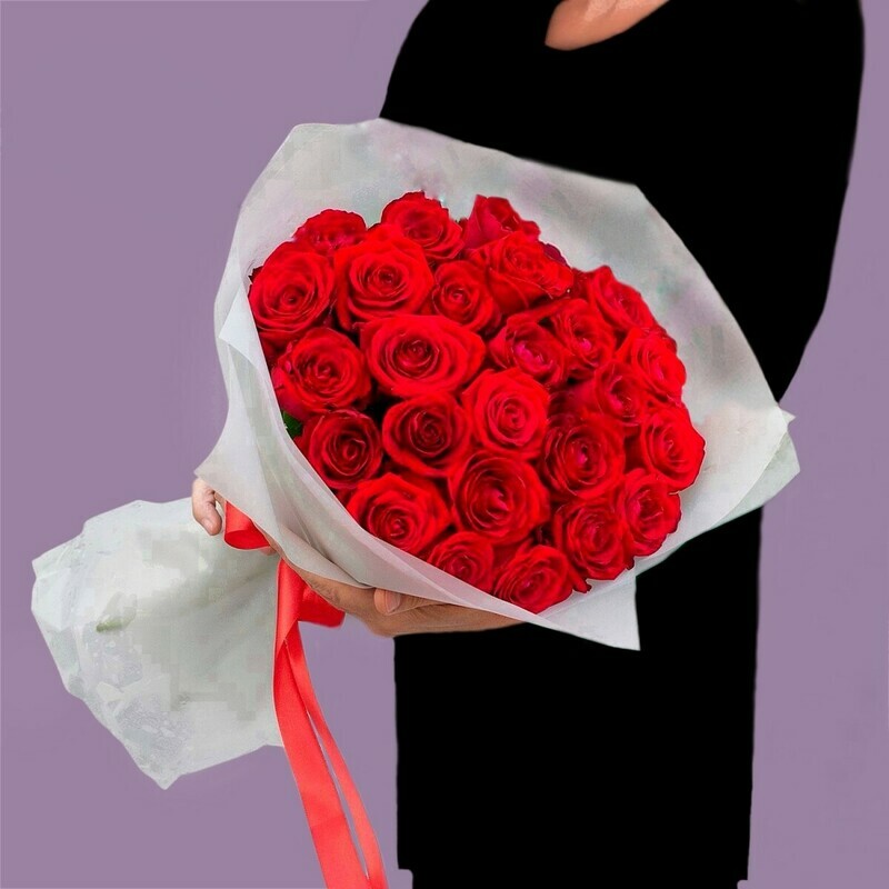 Букет 25 красных роз в упаковке, букет 25 красных роз в упаковке