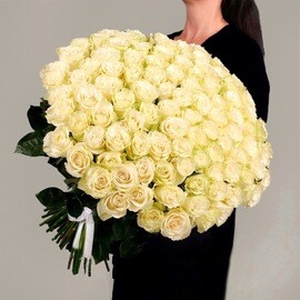 Buket 101 belaya roza Ekvador