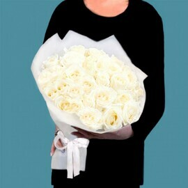 Buket 25 belih roz v upakovke PRINIMAEM PREDZAKAZ NA 14 FEVRALYA