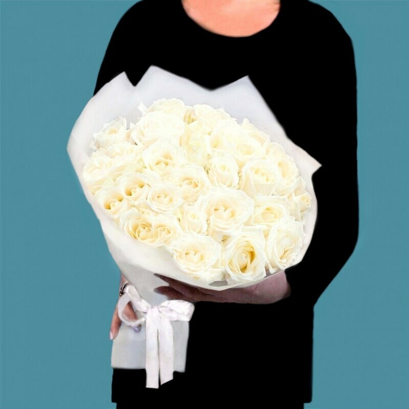 Букет 25 белых роз в упаковке, букет 25 белых роз в упаковке