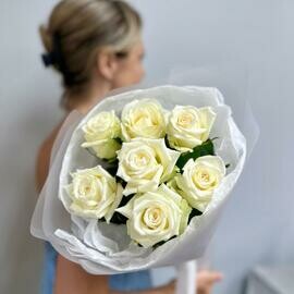 Монобукет из 7 белых роз