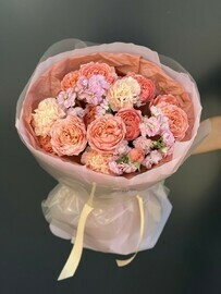 Пион раушаны мен маттиола қосылған "Дамаск" 