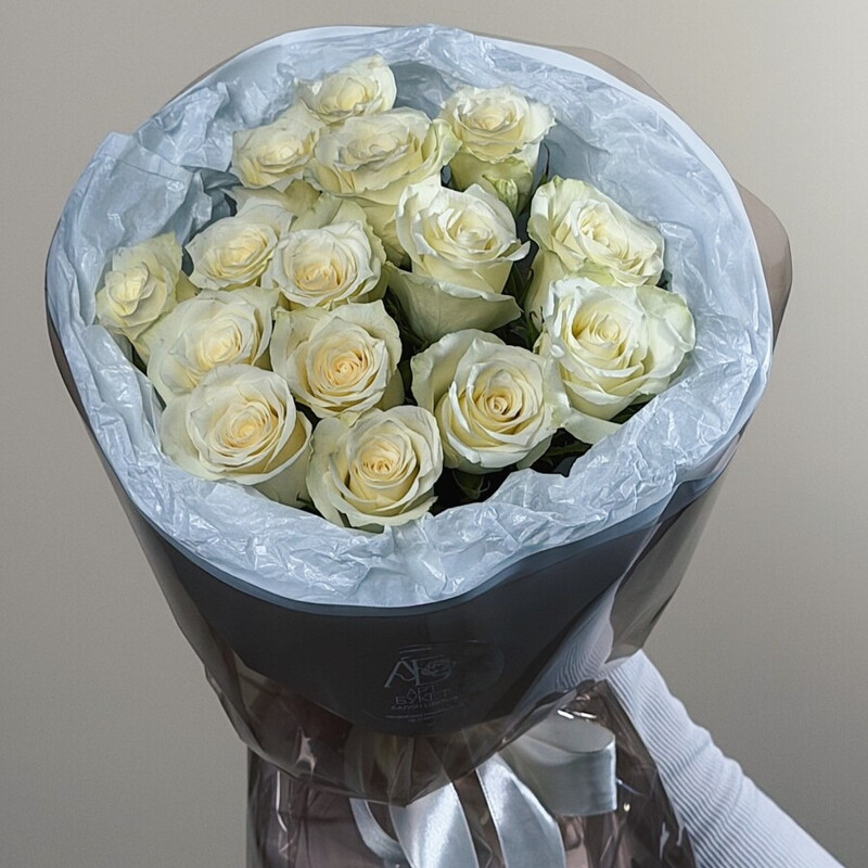 15 белых роз, стандартный