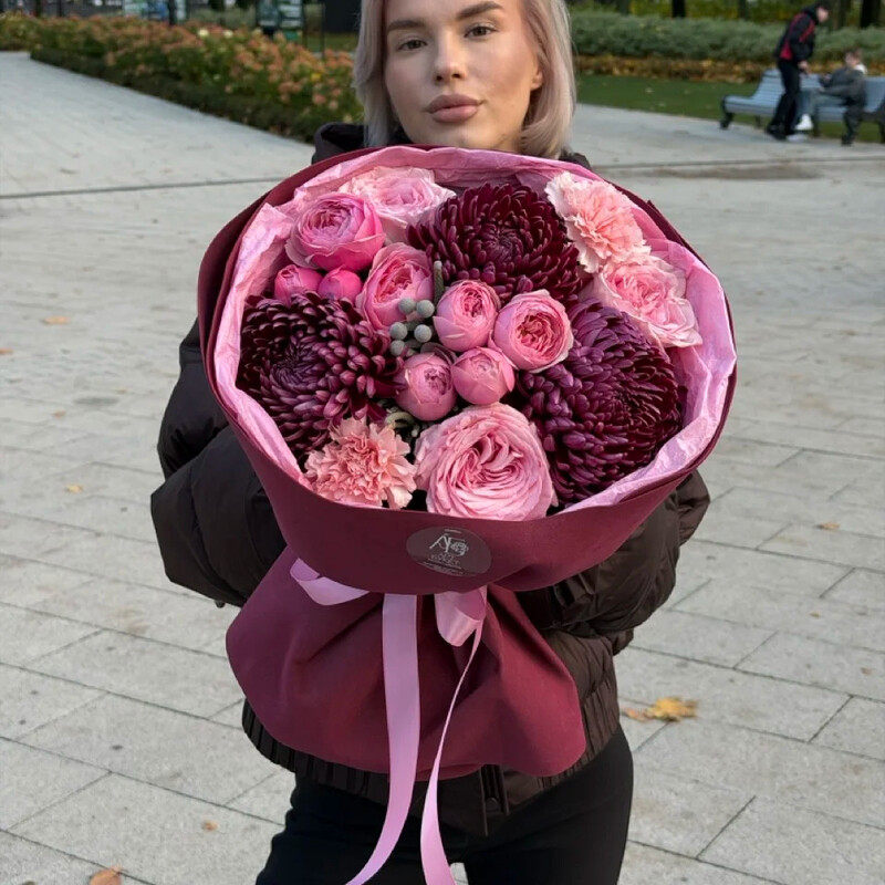 «Киото» с хризантемой и пионовидной розой , премиум