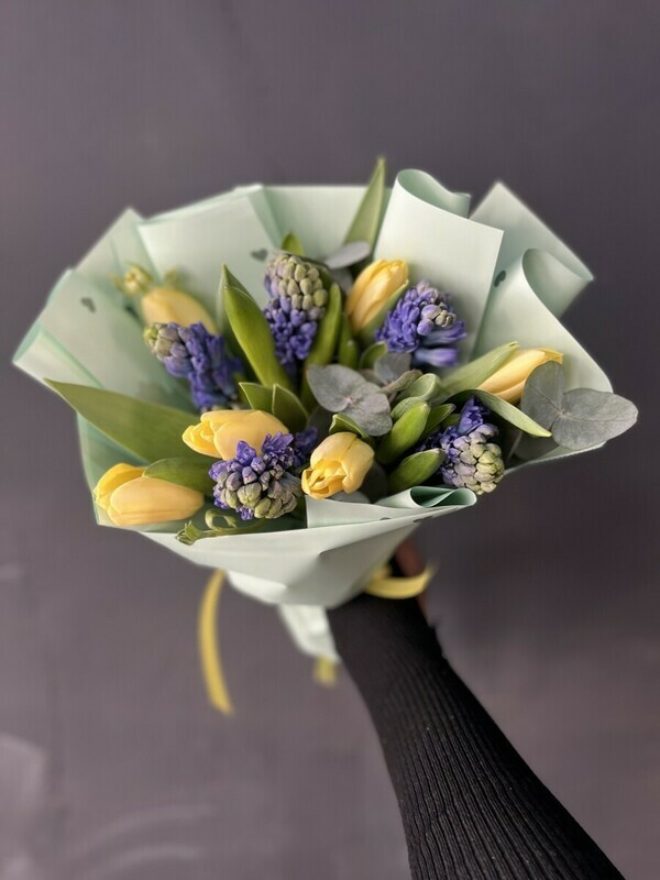 Букет с тюльпанами и гиацинтами , стандартный
