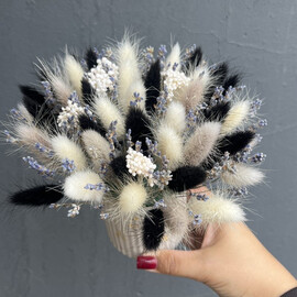 Kompozitciya s lagurusom