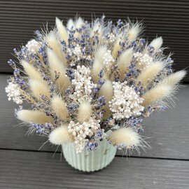 Композиция с лагурусом и лавандой