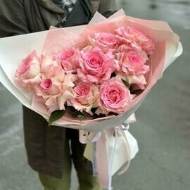 Monobuketik iz 9i rozovih frantcuzskih roz