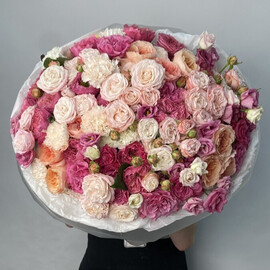 Воздушный сборный букет в пастельных тонах