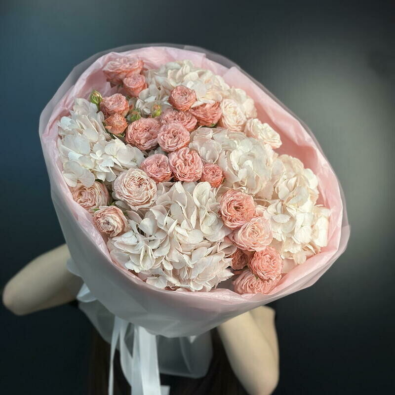 Vozdushnij buket s rozami i gortenziyami, premium
