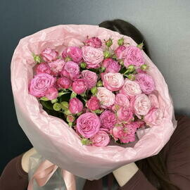 Monobuket iz kustovih roz