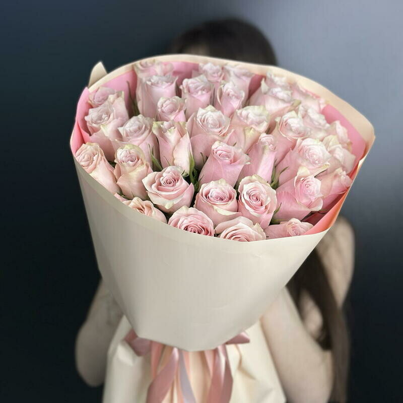 Nezhnij mono buket iz kenijskih roz, standart