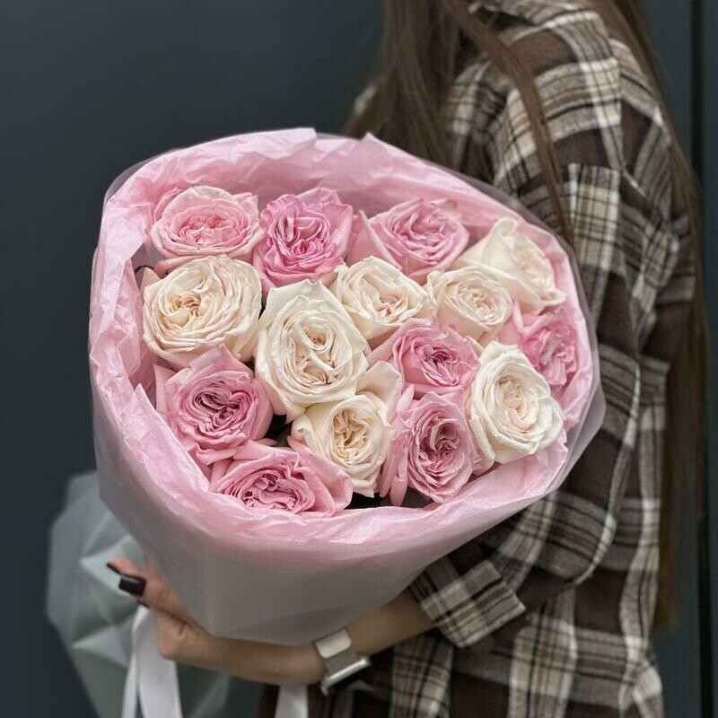 Buket iz parfyumirovannih roz, monobuket