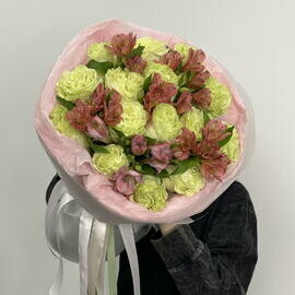 Pionovidnie rozi i stojkie al_stromerii