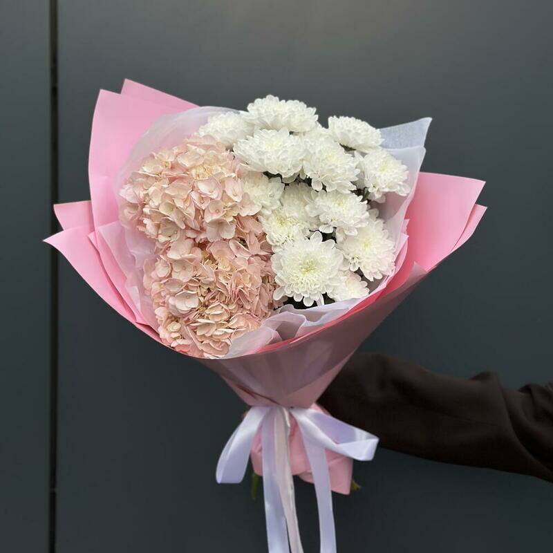 Букет с гортензией и хризантемой, стандартный