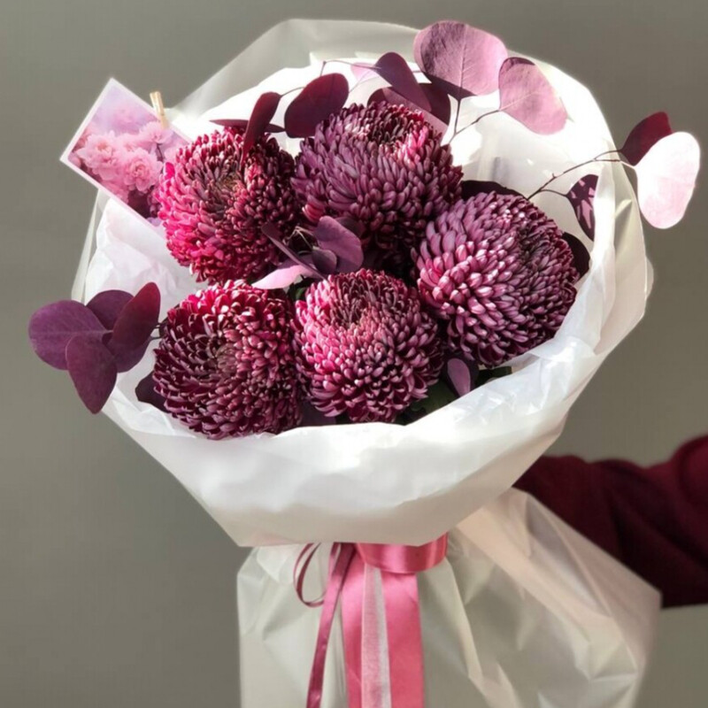 Хризантема Бигуди и веточки эвкалипта , 5 хризантем бигуди