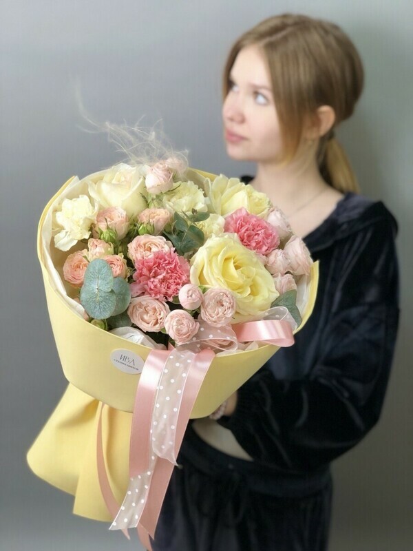 Букет с розой Кэндилайт "Розово-Лимонный", стандартный