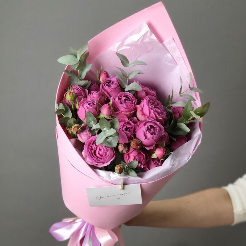 Кустовая пионовидная роза с эвкалиптом, 5 кустовых пионовидных роз