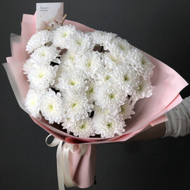 Нежный букет хризантем