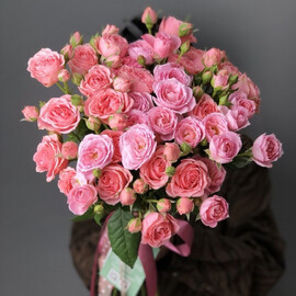 Кустовая роза в нежных тонах 11 веток