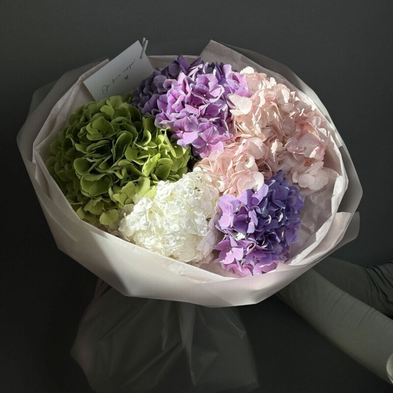 Пышный букет гортензий, 5 гортензий