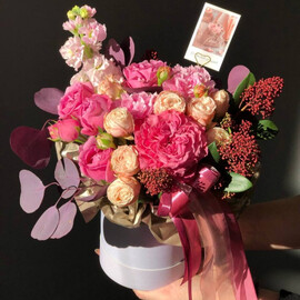 Сборная композиция с пионовидыми розами