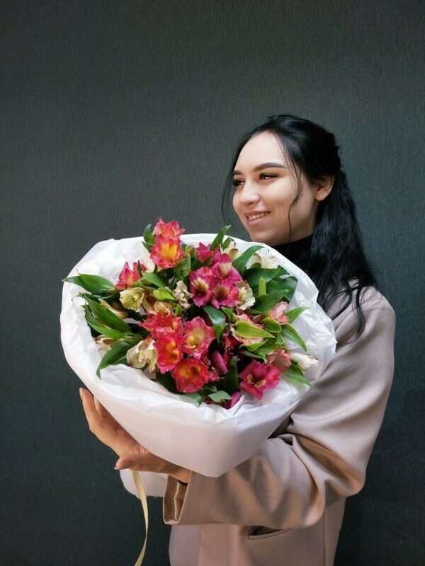 Buket iz 9 al_stromerij v krugloj upakovke, standart