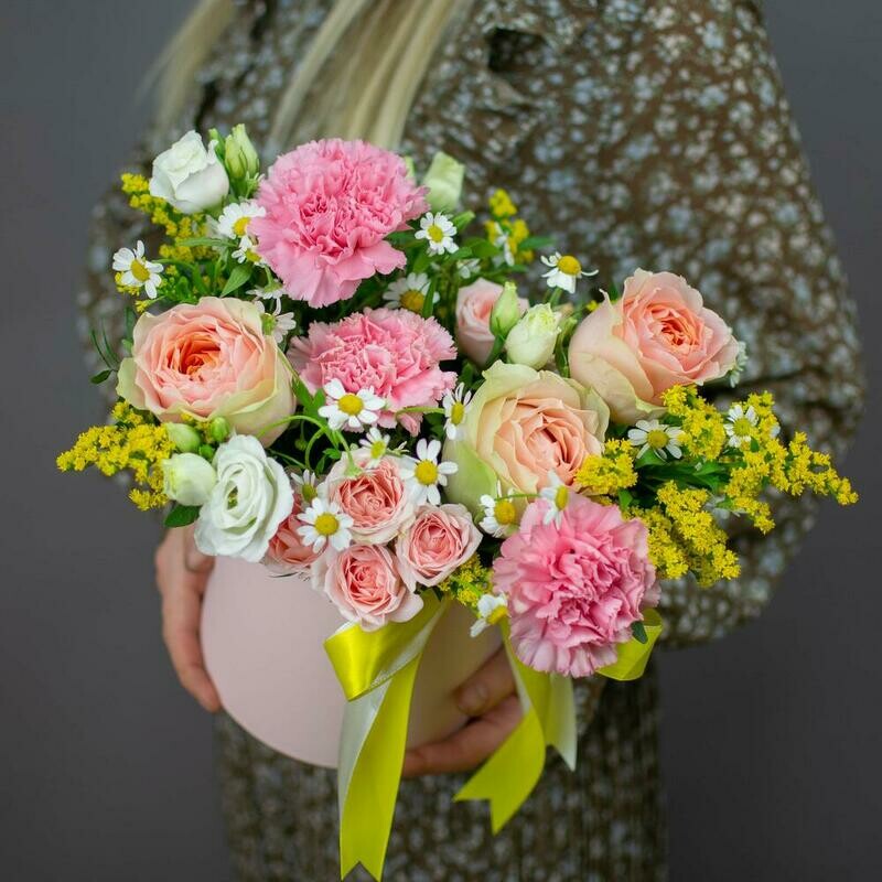 Цветы в коробке ЛЕТО с розами и ромашками, стандартный