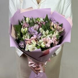 Букет из альстромерий