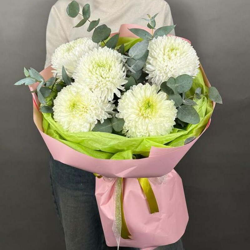 Buket s hrizantemoj i evkaliptom, buket s hrizantemoj i evkaliptom