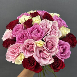 Разноцветные розы 29 шт