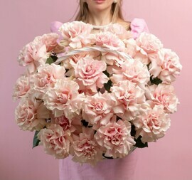 Корзина из 25 нежно розовых французских роз WOW