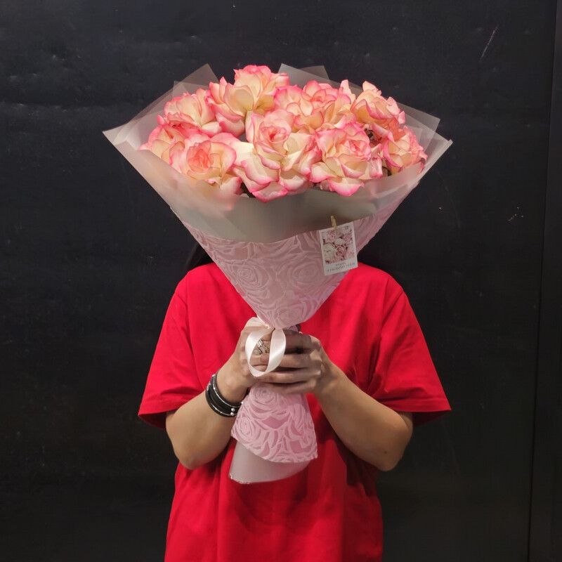 Buket 9 frantcuzskih roz 60sm, buket 9 frantcuzskih roz 60sm