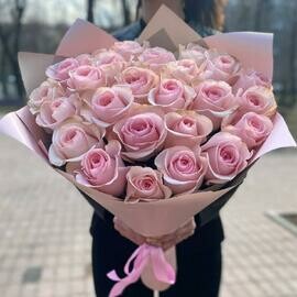 25 Розовых Роз Эквадор в упаковке