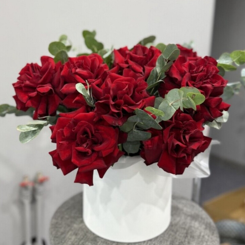 Цветы в коробке , премиум