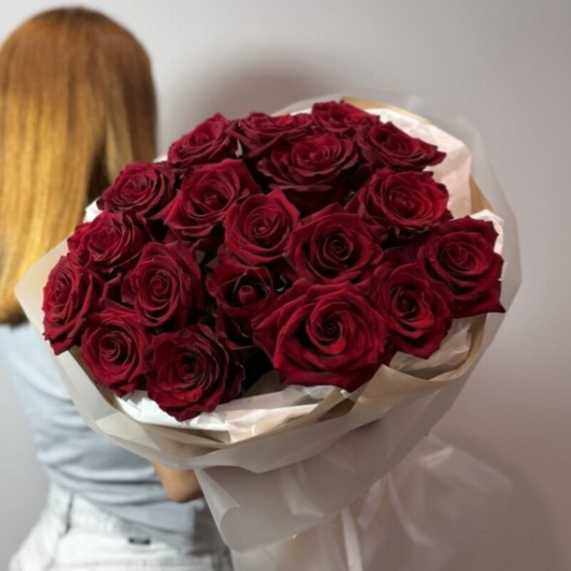 19 красных роз, стандартный