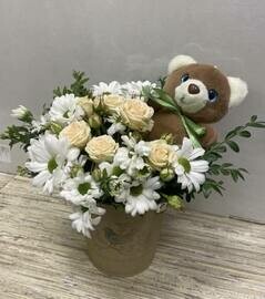 Kompozitciya v shlyapnoj korobke