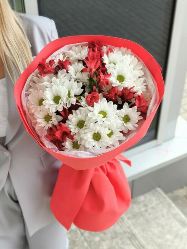 Авторский букет «Ромашковый жар», стандартный